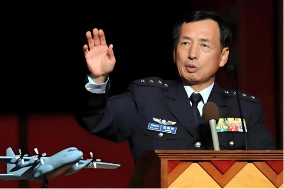 简直狂妄到没边！否认侵华的日本前自卫队高官放狠话，扬言中日开战就海陆空三路围堵我