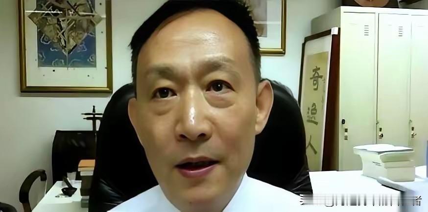 学者卢麒元，捅破了国内经济学界一个怪象。
 
经济学本是经世致用的学问，研究的是