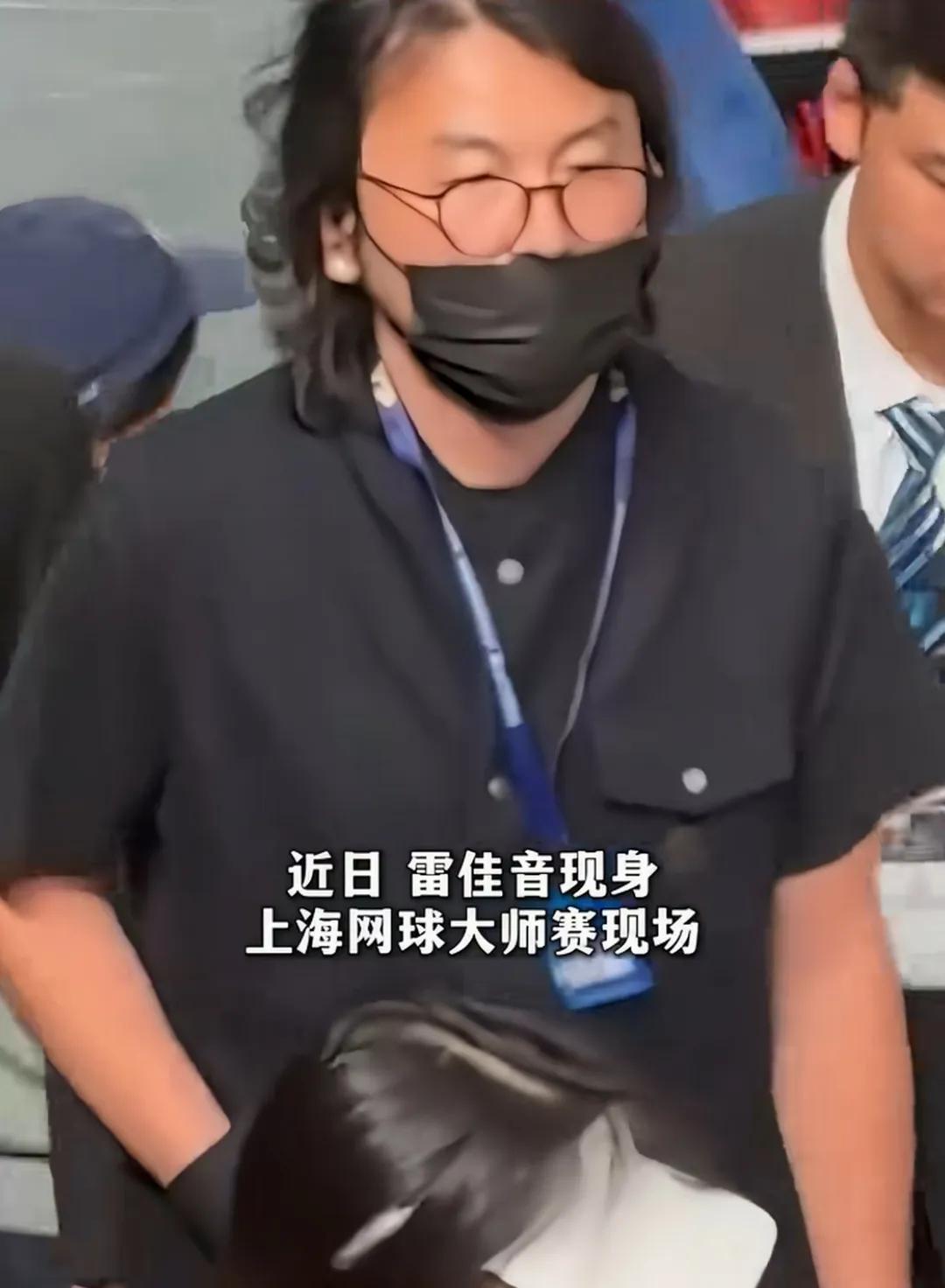 这还是十年前那个“陈俊生”吗？

很多网友说他不修边幅，脸浮肿，

不知道这是角