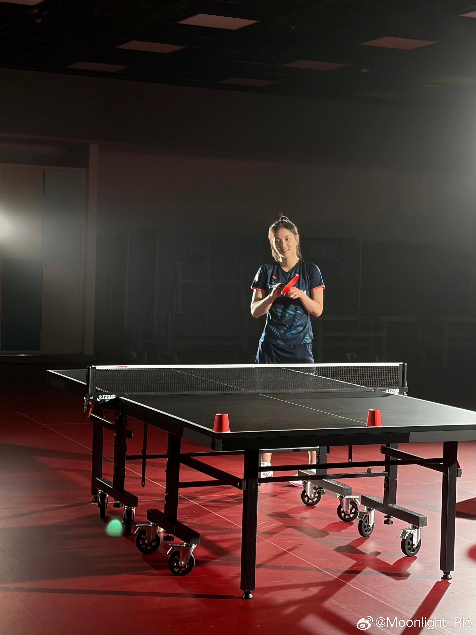 金娜英：📸🎥🎞️🏓✌🏻是在拍什么呢⁉️📷👶🏻🍼 