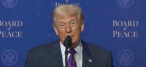 中美关系牵动人心，特朗普谈起即将访华时，眼神里充满了期待，看得出来，上次访华给他