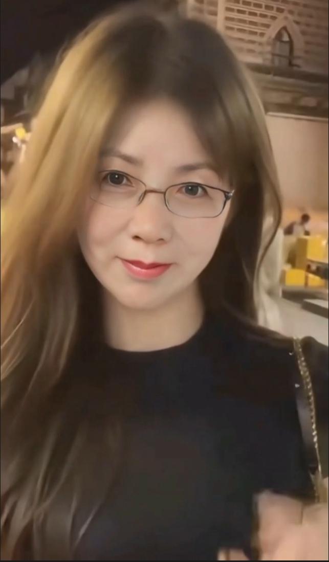 在人生的低谷，更要学会与自己和解，因为每一次跌倒都是重新站起的开始。

低谷期的