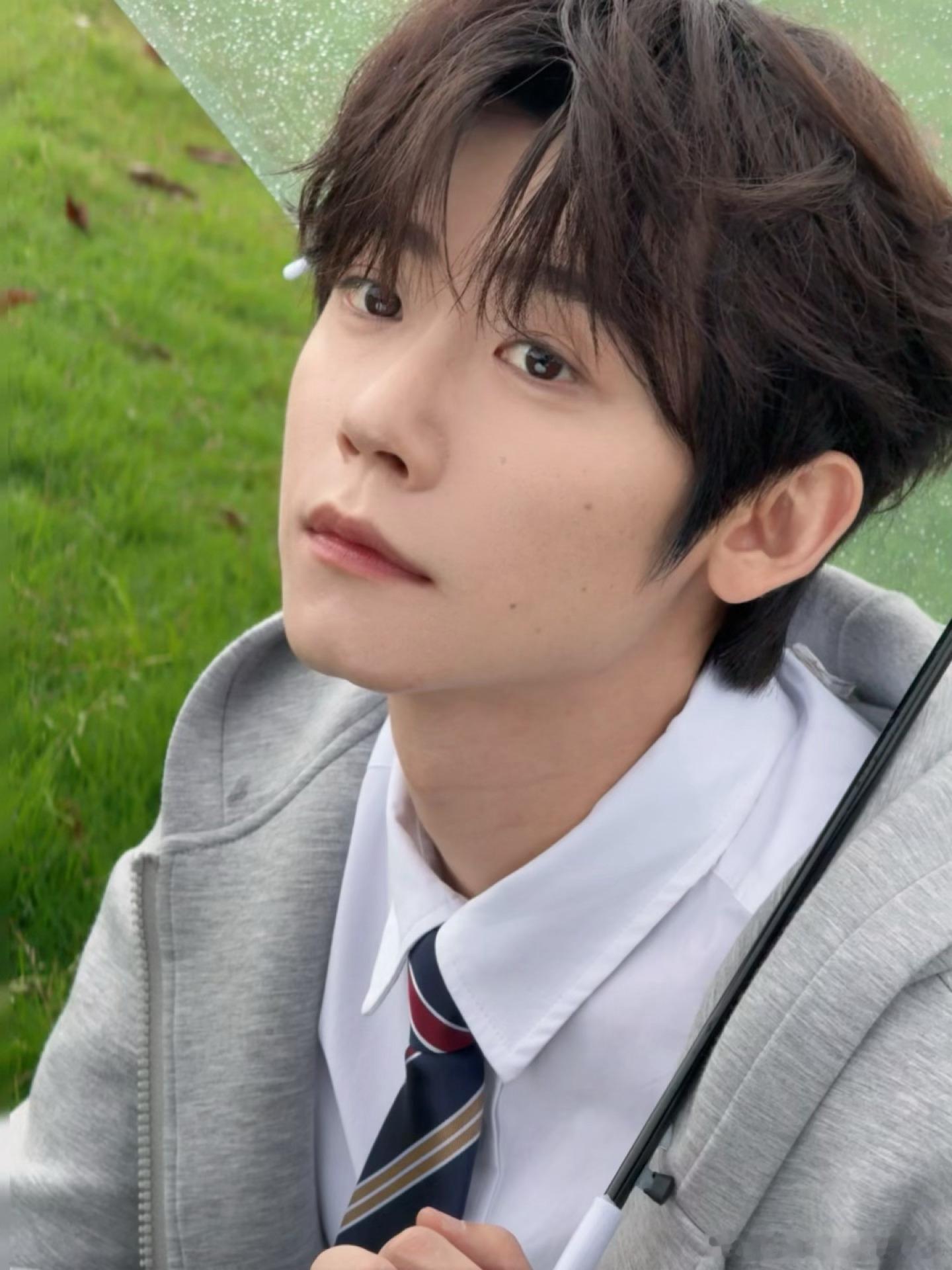 李卿  🥬天猫618超搭好物卿囊相授不听外界如何说 我将赤忱热烈的爱赠与你 我