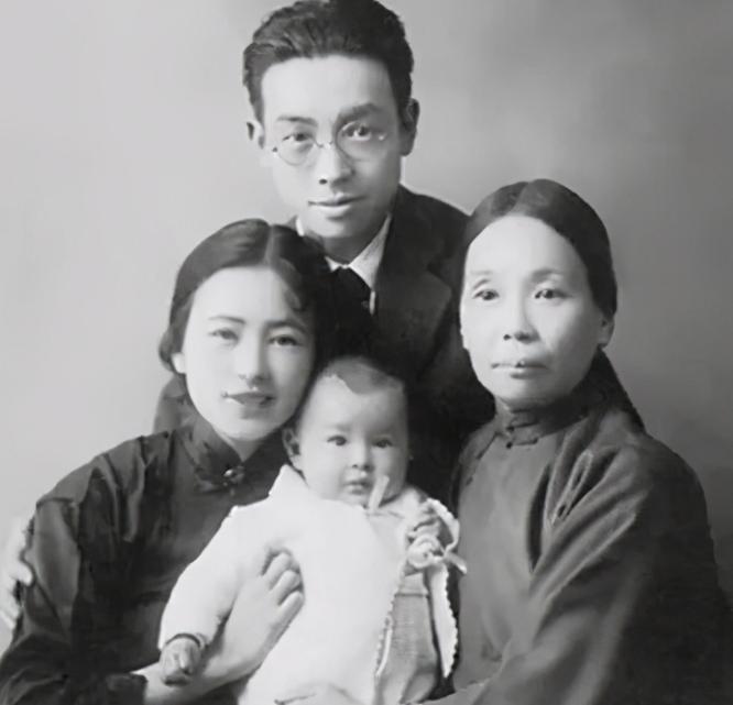 1906年，林徽因的母亲何雪媛，不慎亲手摔死了刚出生的儿子。此后，她成了林家的罪