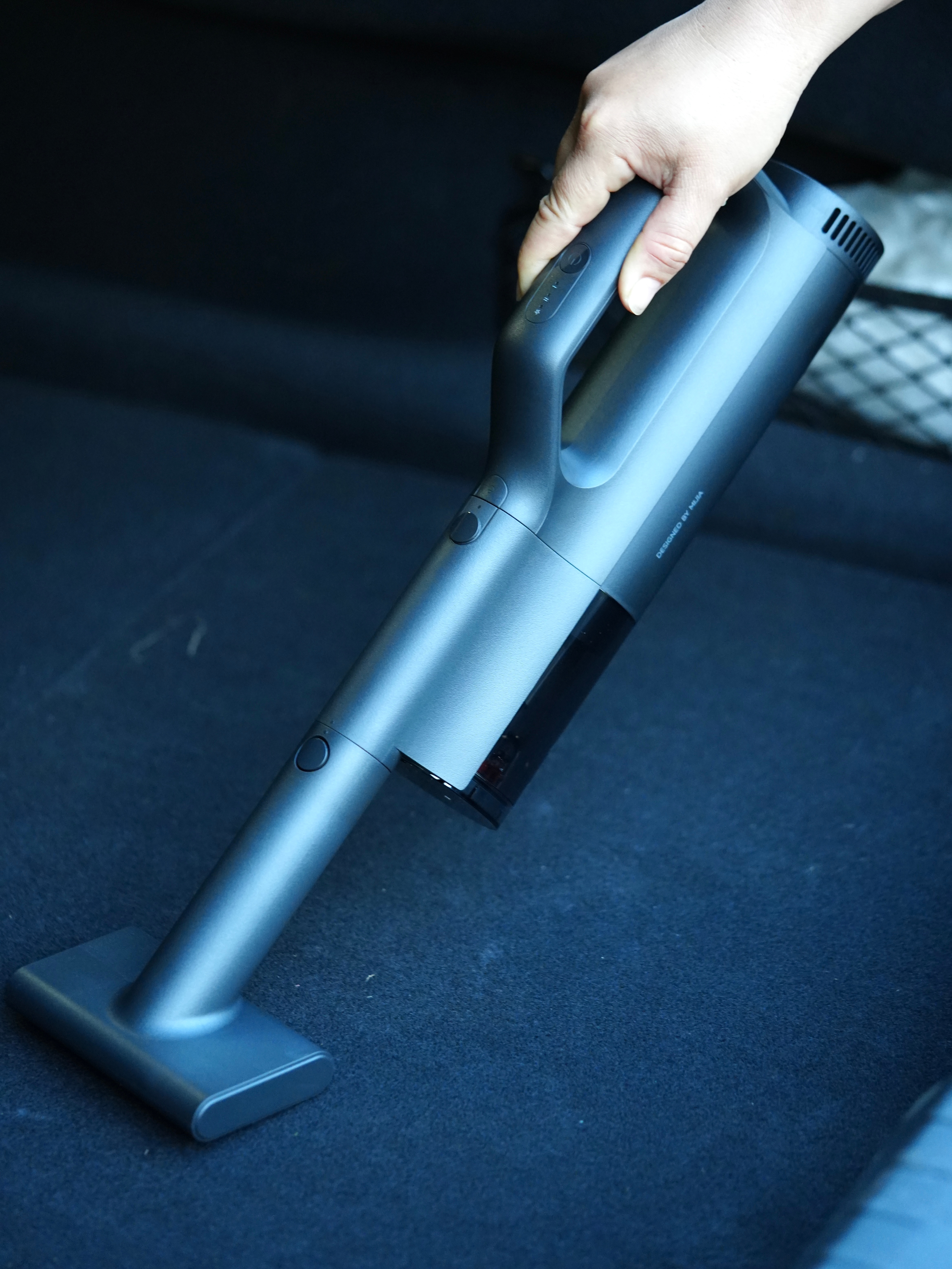 米家车载吸尘器，建议每个SU7车主备一个[doge]尘杯容量是150mL，21k