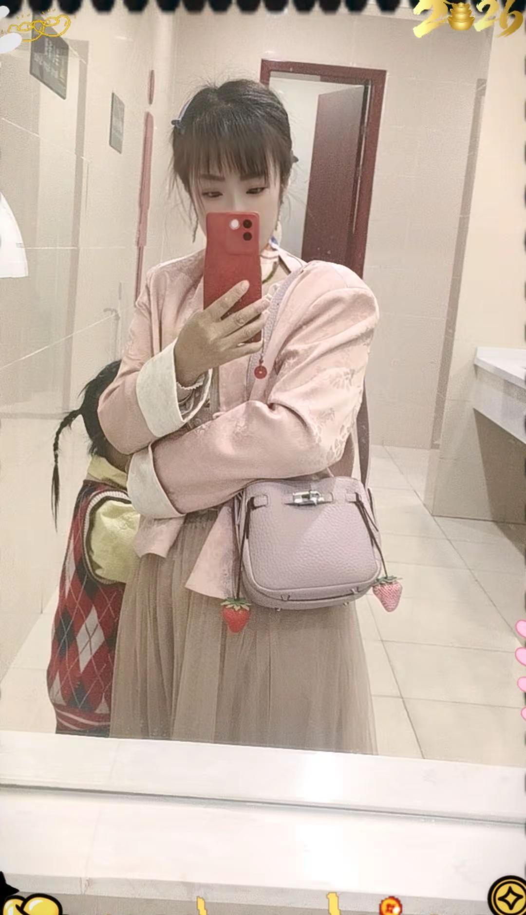 找男人的意义是撑腰，是兜底，不是在你有事的时候，站在对面评判你。一个男人最大的魅