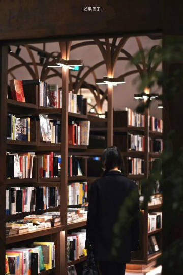 读书不是为了雄辩和驳斥，也不是为了轻信和盲从，而是为了思考和权衡。       