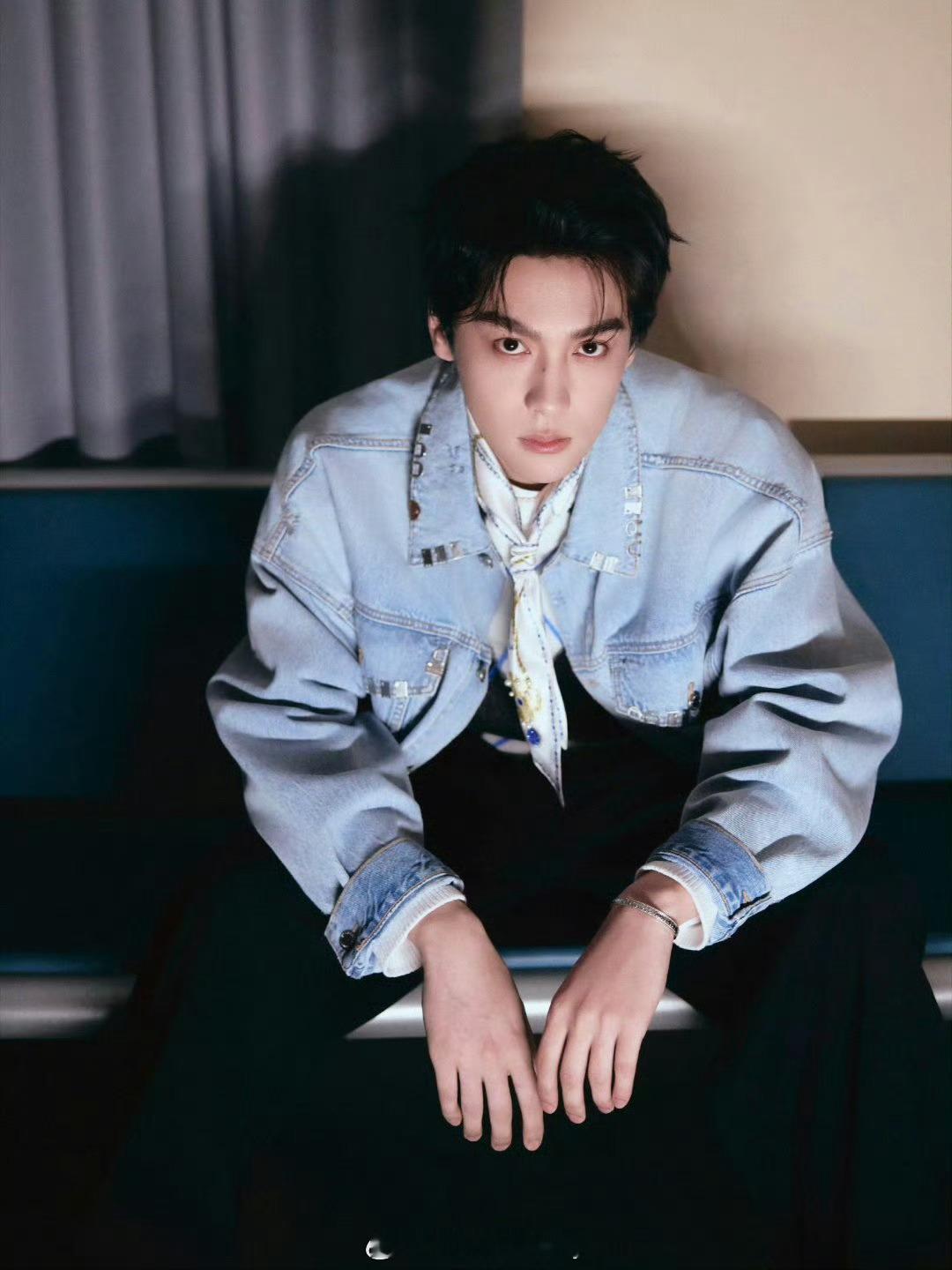 田栩宁工作室出图，今晚直播造型🈶 