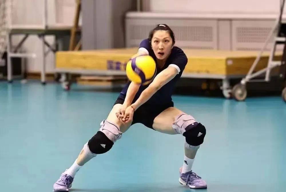 [玫瑰]中国女排参加集训的主攻手需要6选4，更看好这4人能够脱颖而出！
今年参加