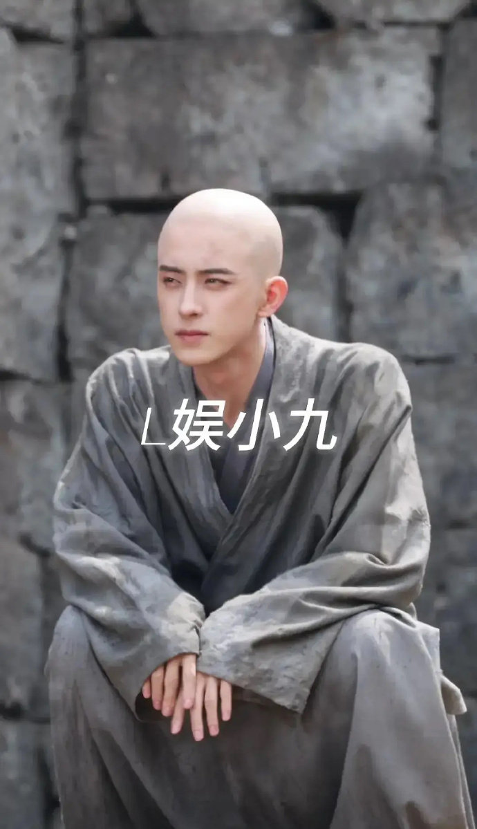 敖瑞鹏光头造型，适合他吗？ ​​​