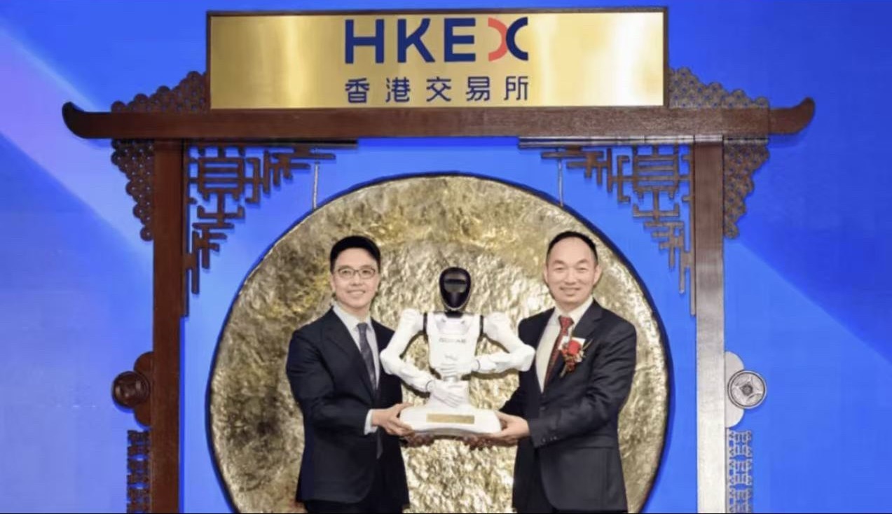 珞石机器人 7月9日，珞石机器人正式于香港交易所主板挂牌上市，成为港股市场“全系