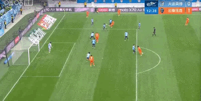 中超联赛裁判判罚有标准吗，同样的进球一个可以算进球有效，一个却被吹无效。
中超联