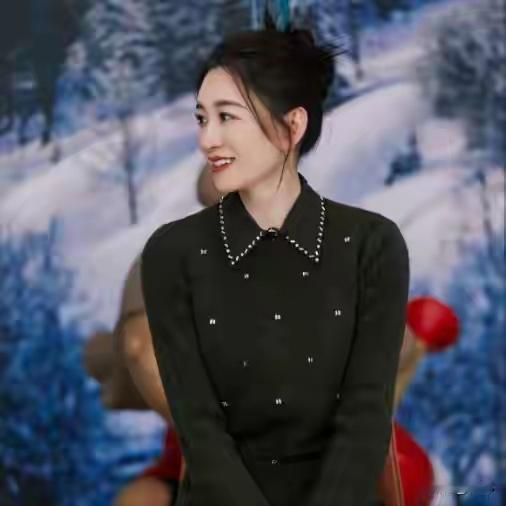 被曝离异后，“迟迟不语”的李小冉，终于不再端着那体面的样子！ 