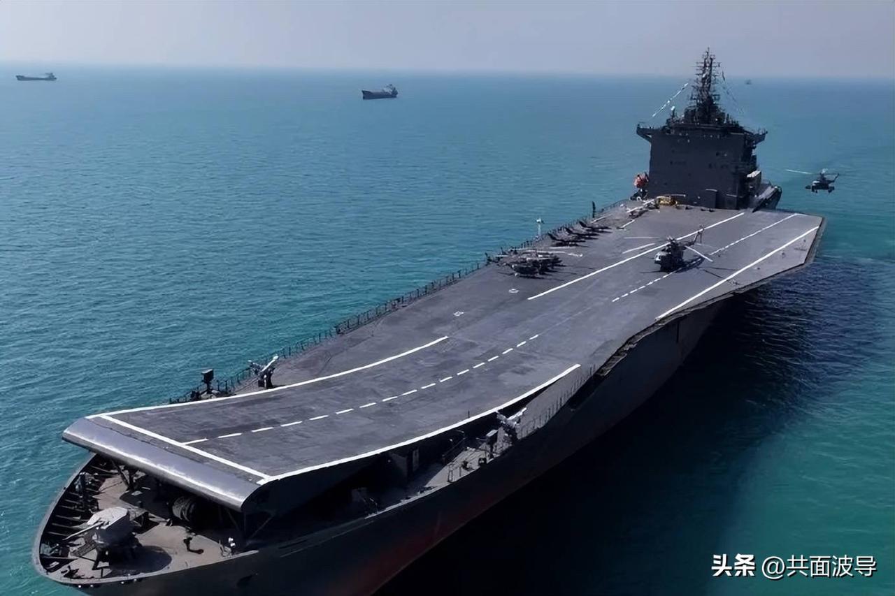 航母确实被击中，并且沉没了，不过并不是美国航母，而是伊朗无人机航母，已经被美国摧