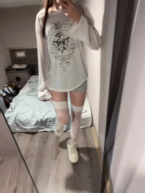 遇见你之后，连发呆都有了具体的模样~ ​​​