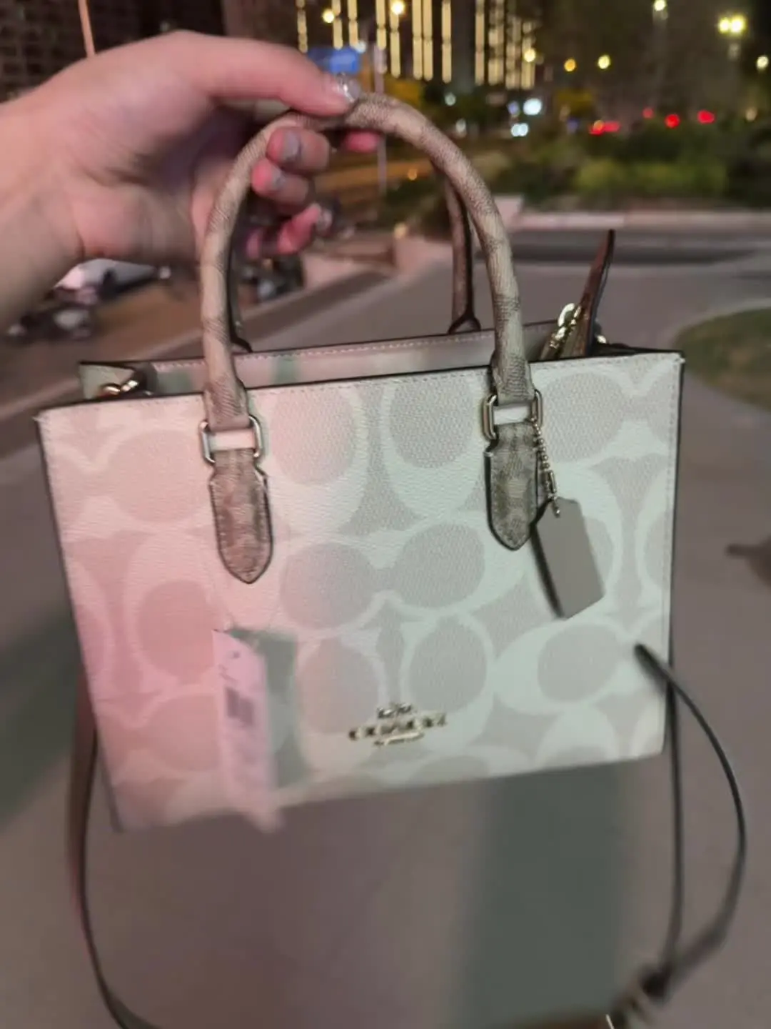 关于买个包 我妈吵了我一个小时