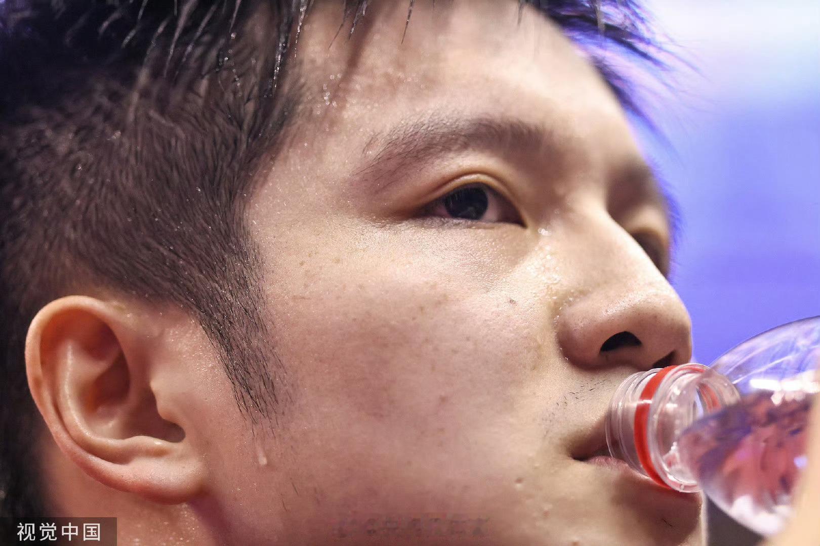 樊振东 补水时间到……🫧