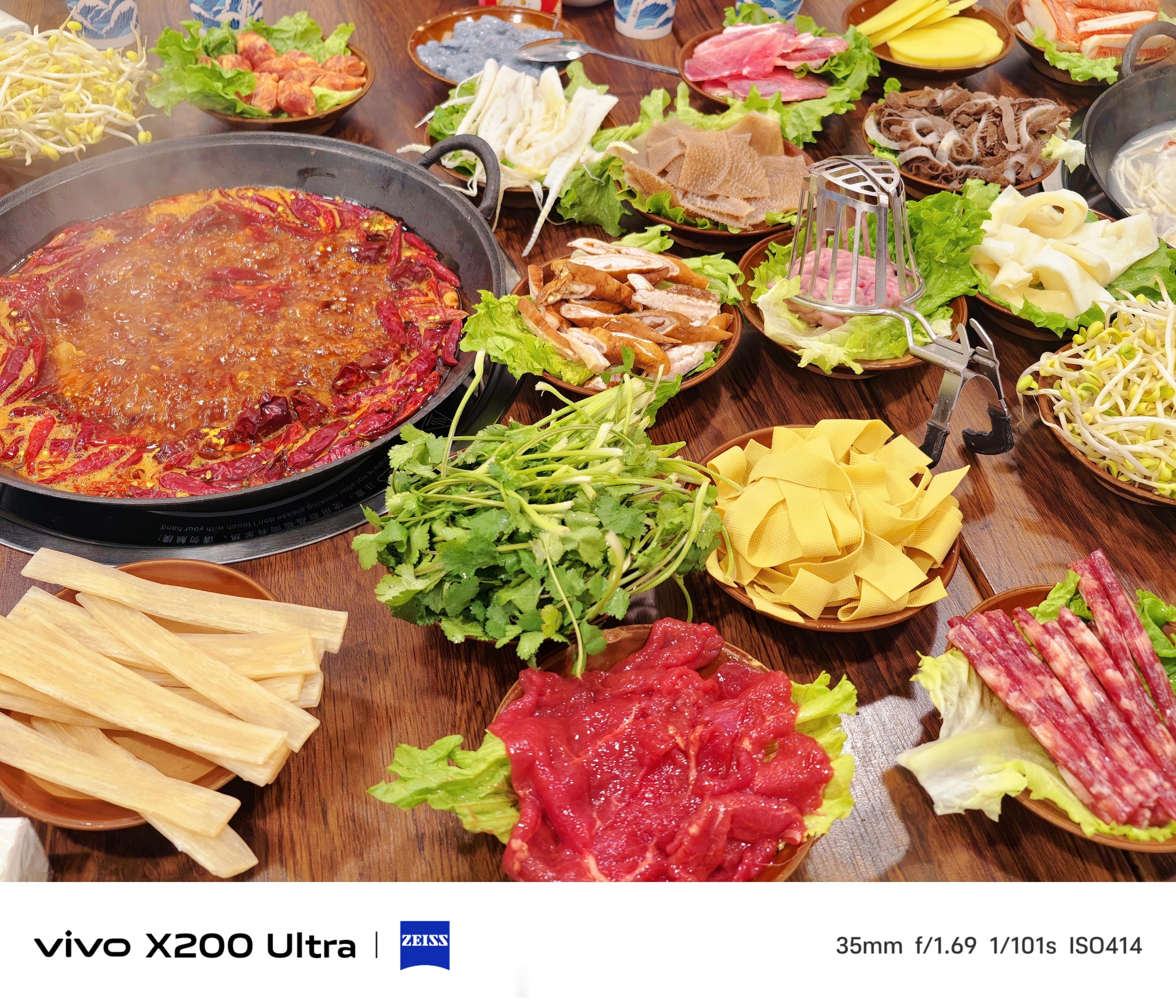 乌鲁木齐宝藏火锅！正宗重庆牛油锅底，香到上头，直接锁死我的年度TOP1📍红盆景