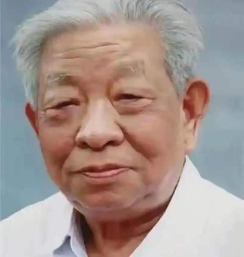 陈长江回忆毛主席身后事，听到华国锋说：主席，我们执行了您的遗愿
1976年10月