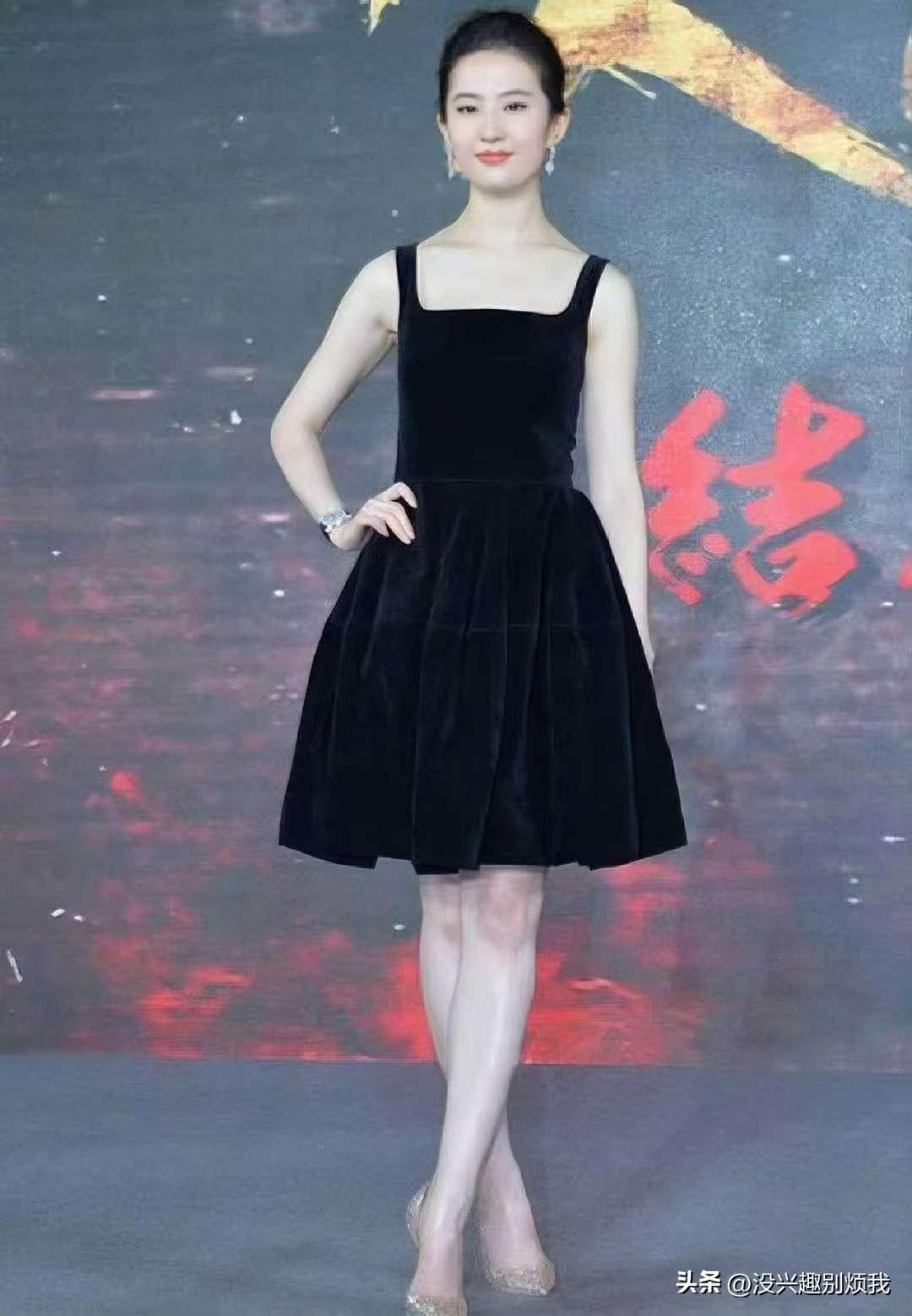 刘亦菲的黑天鹅造型 ​