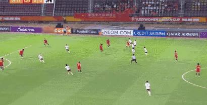 U20女足亚洲杯，开场仅仅5分钟，中国女足丢球了，0:1落后日本U20。
双方整