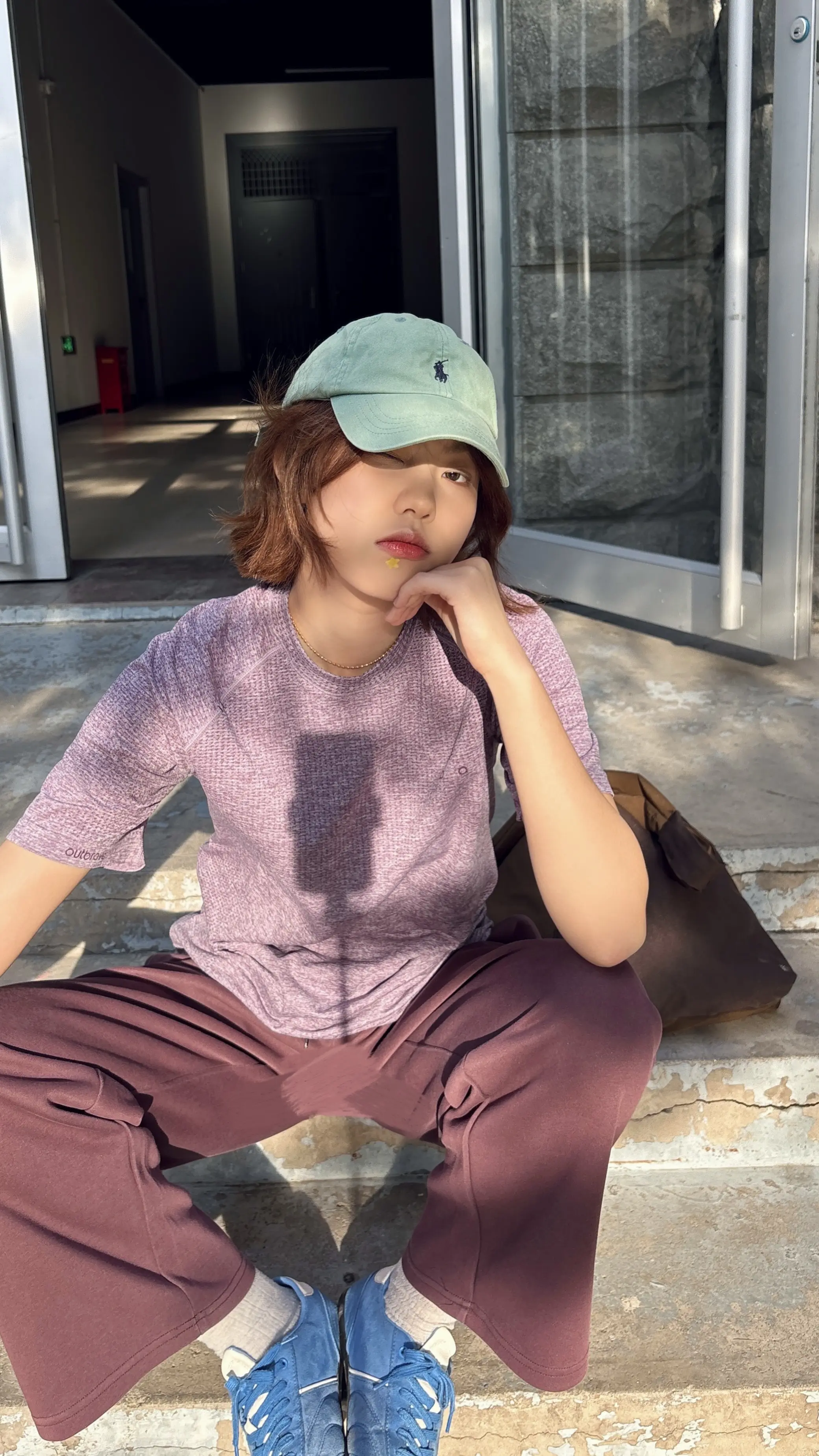 丁香花结了又结 人生焦虑的课题换了又换 我大哭了一次又一次