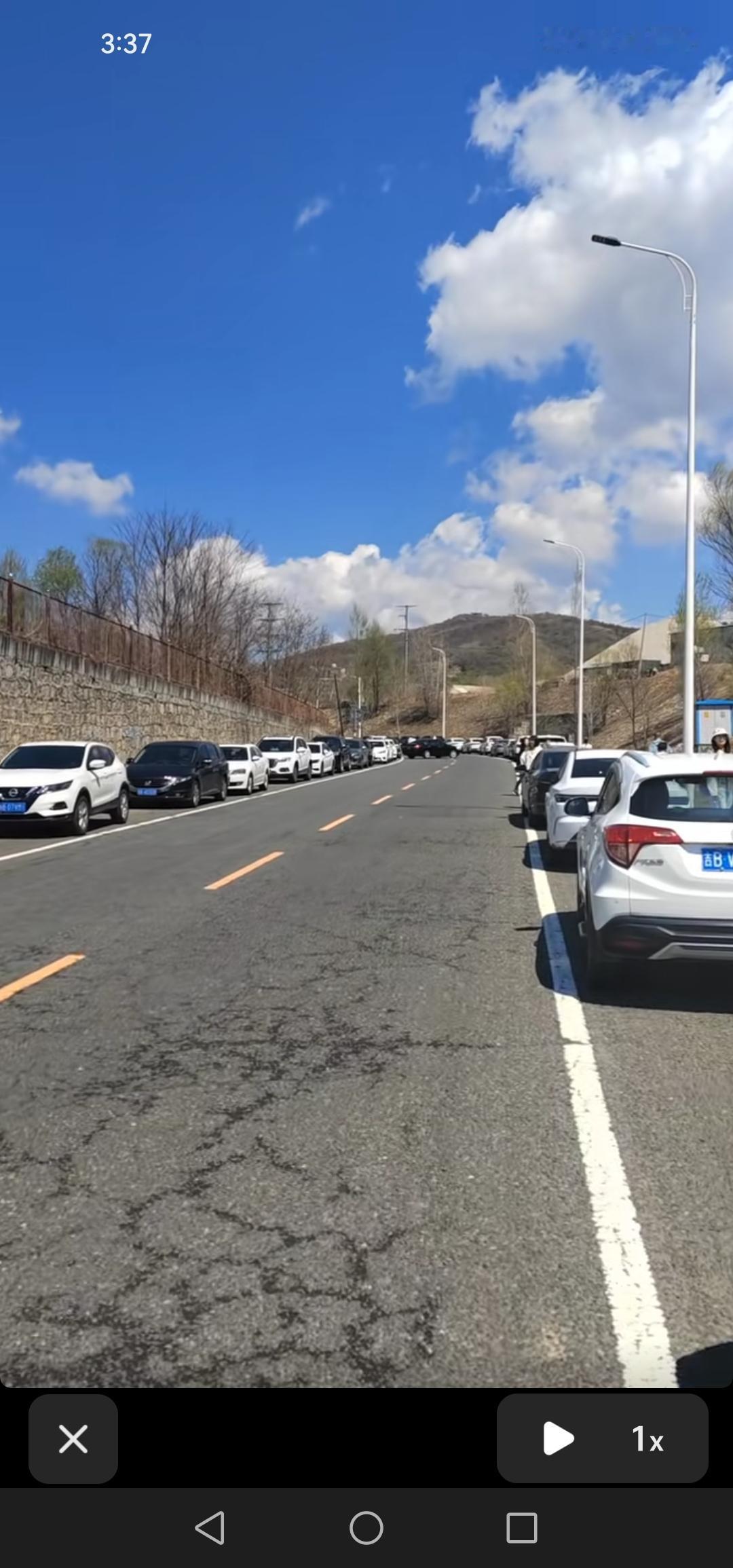 4月26号，坐标吉林市，东大旺山公园火得一塌糊涂，车都得停在两公里以外，打车去反