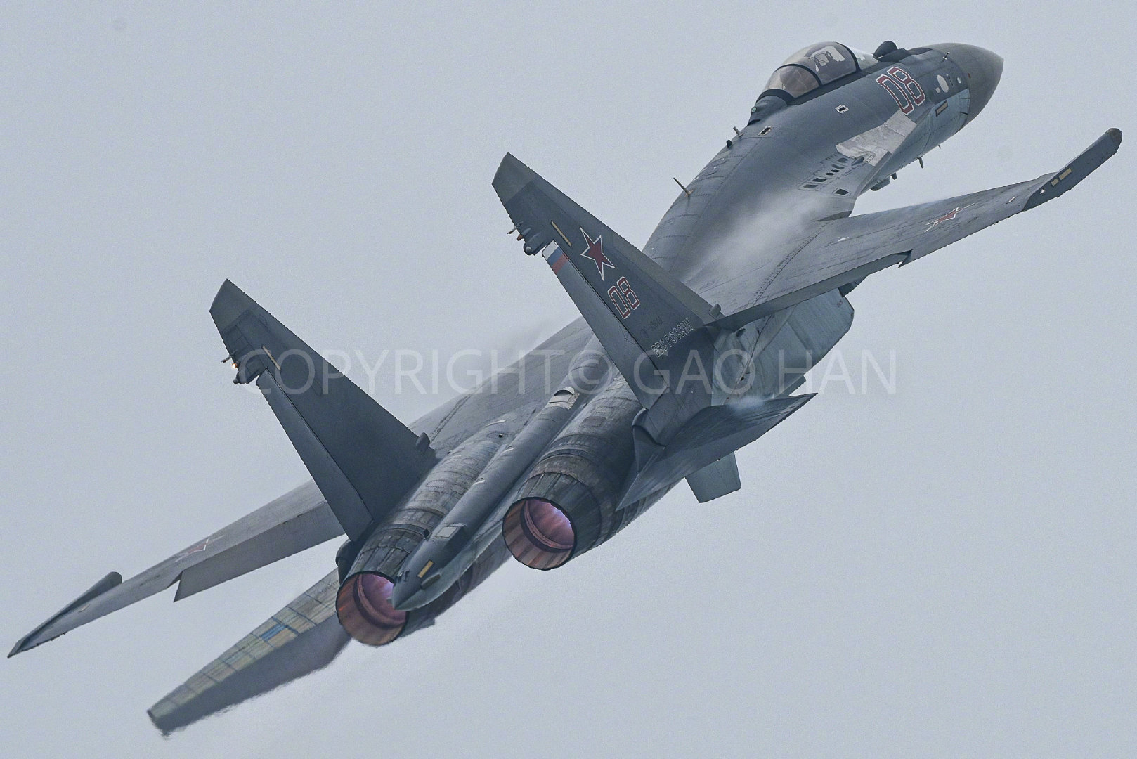 航空君航空科普 之前开了一个系列是讲讲自己用过的各种相机机身，说到D700的时候