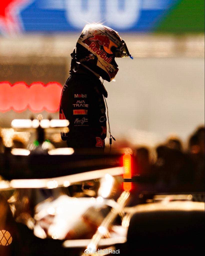 潘子：“我们对赛车做了各种调整，结果没什么区别，完全没有平衡性，就是难开得要命，