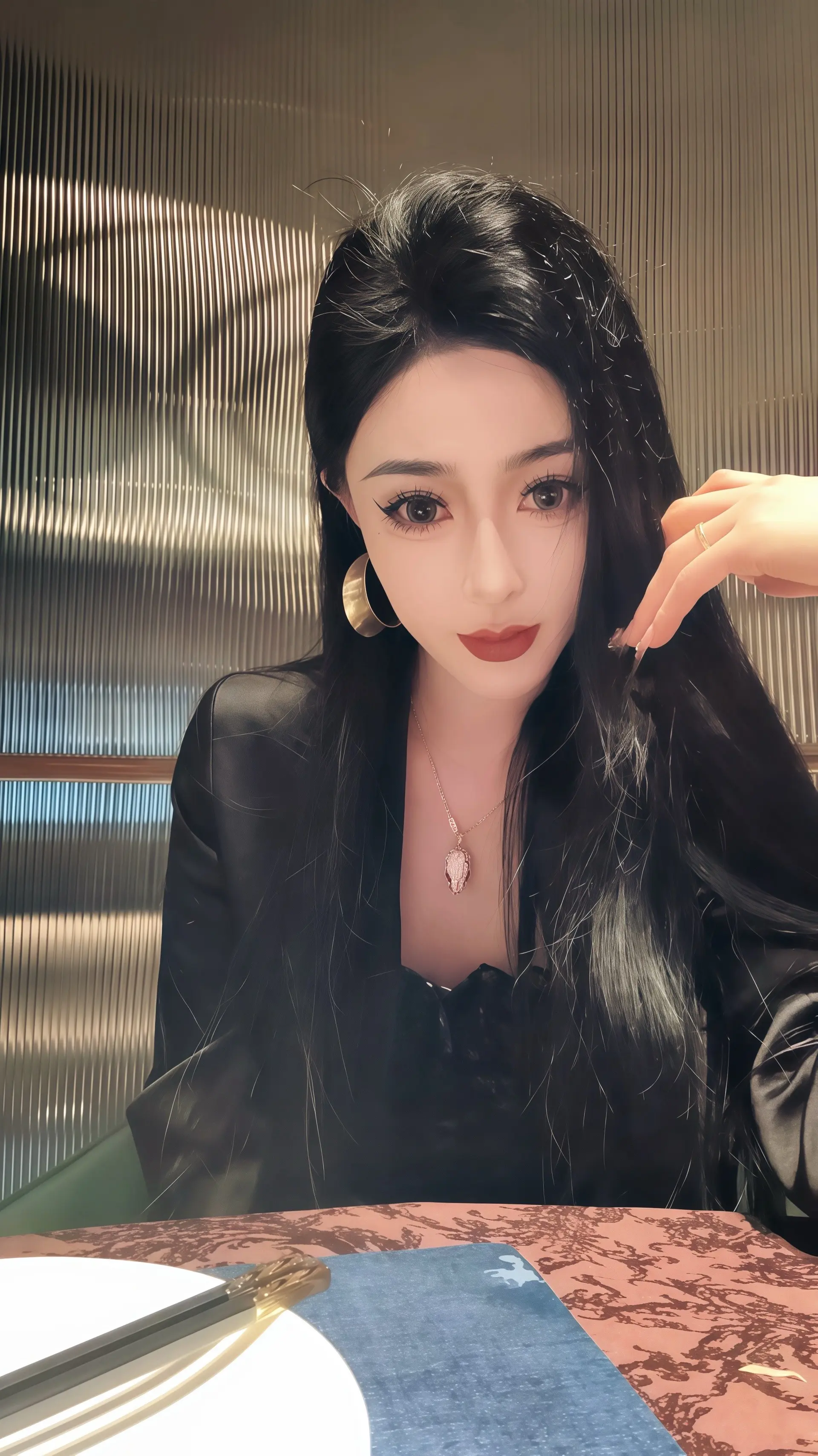 爱的本质是无尽的追寻，哪里有爱，哪里就有痛苦，但回应与同等的爱，让一切值得，晚安