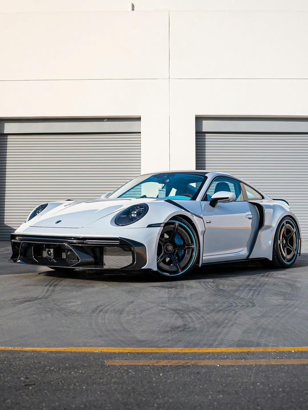 BRABUS 900 Rocket R（25辆限量版之一），开启完美的周日兜风之