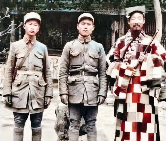 1941年，狼牙山五壮士舍身跳崖时，被正在山洞修行的李圆忠道长目睹，他上前查看后