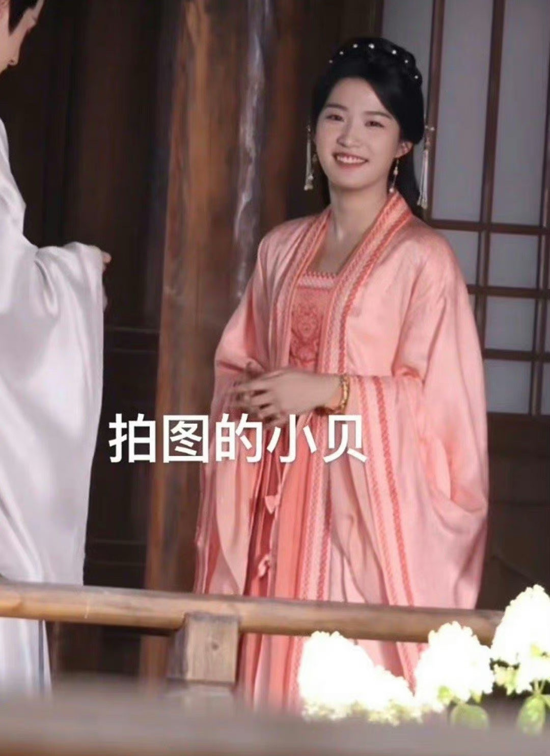 卢昱晓这生图和精修可以说是判若两人 ​​​