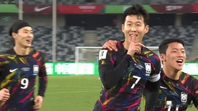 曼城2：0热刺，说明三个不争的事实

1，瓜迪奥拉的换人真的太牛掰了，不愧是英超