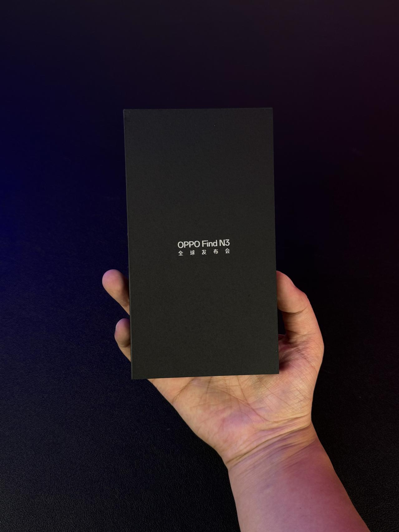 收到了OPPO Find N3发布会邀请函，非常有创意，折叠展开，拨动按键，就可