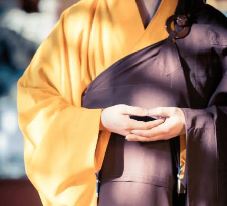 津鲁大战一触即发，玄学大师赛前解析对津门虎重大利好！
昨天请教了一位做居士的朋友