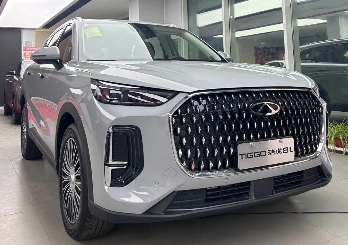 瑞虎8L定位为一款中型SUV，长宽高分别为4795/1930/1729mm，轴距