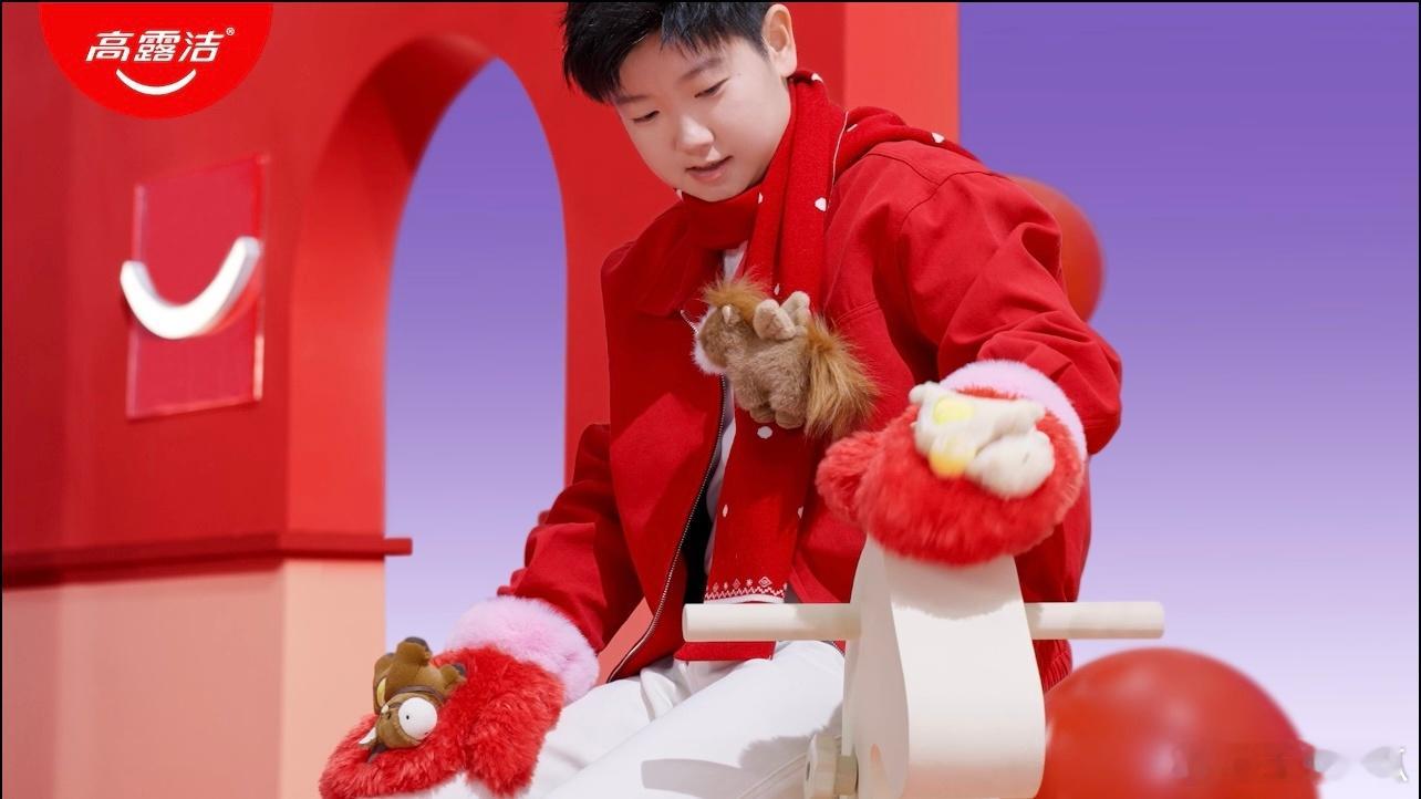 孙颖莎2026鲨骑马新形象孙颖莎高露洁鲨骑马续约大片  高露洁这次真的太用心了！