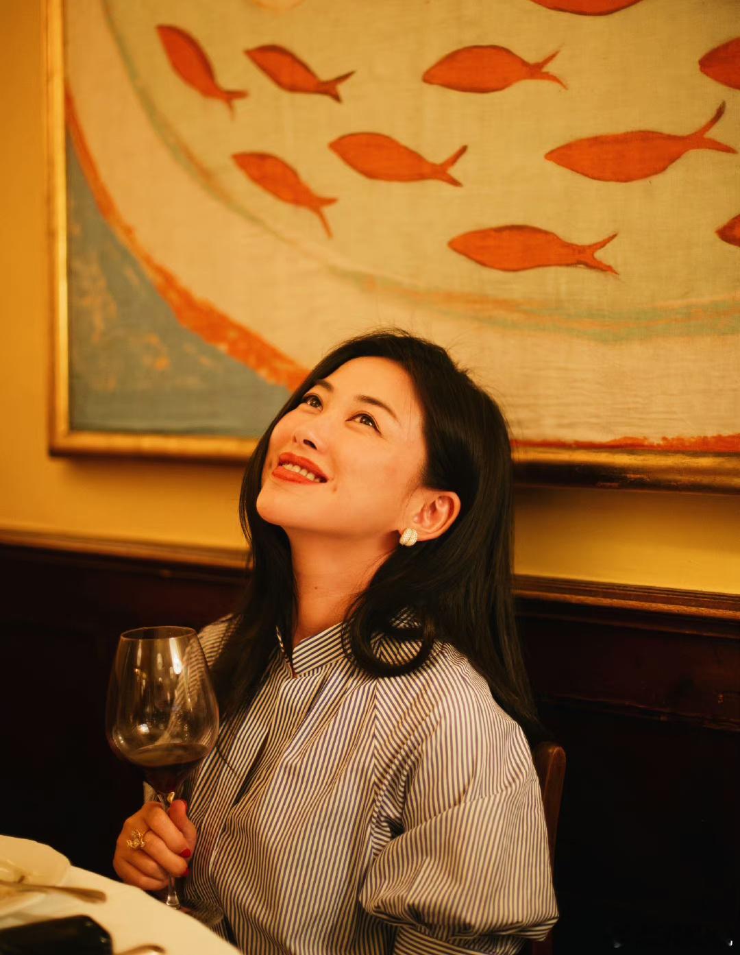 女演员#朱珠# 大家觉得她的颜值如何呢？ ​​​
