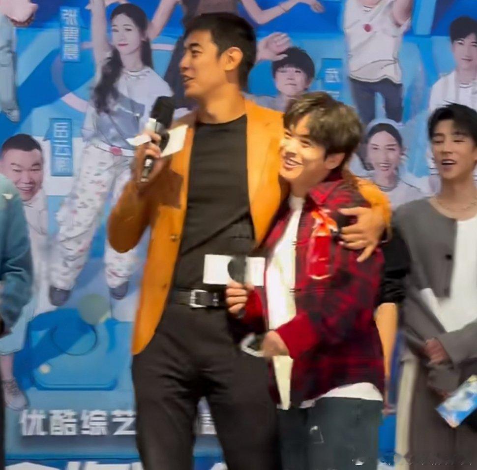 纪凌尘是为了显高吗 ​​​