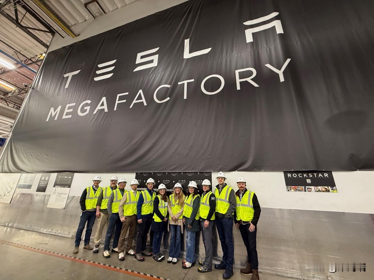 特斯拉新闻：沃尔玛能源战略与业务发展总监尼古拉斯·科根宣布，沃尔玛能源领导团队参