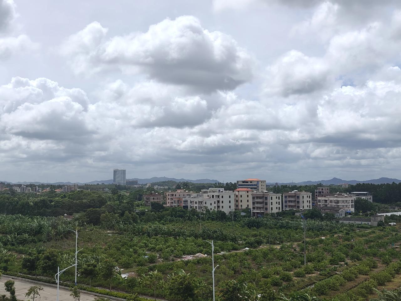 分享一张今天的天空