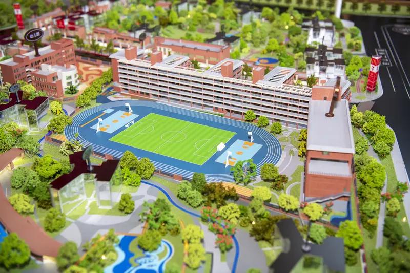 新建一所民办学校，什么最重要？
不是大楼，不是设备。
而是领导班子。
特别是头几