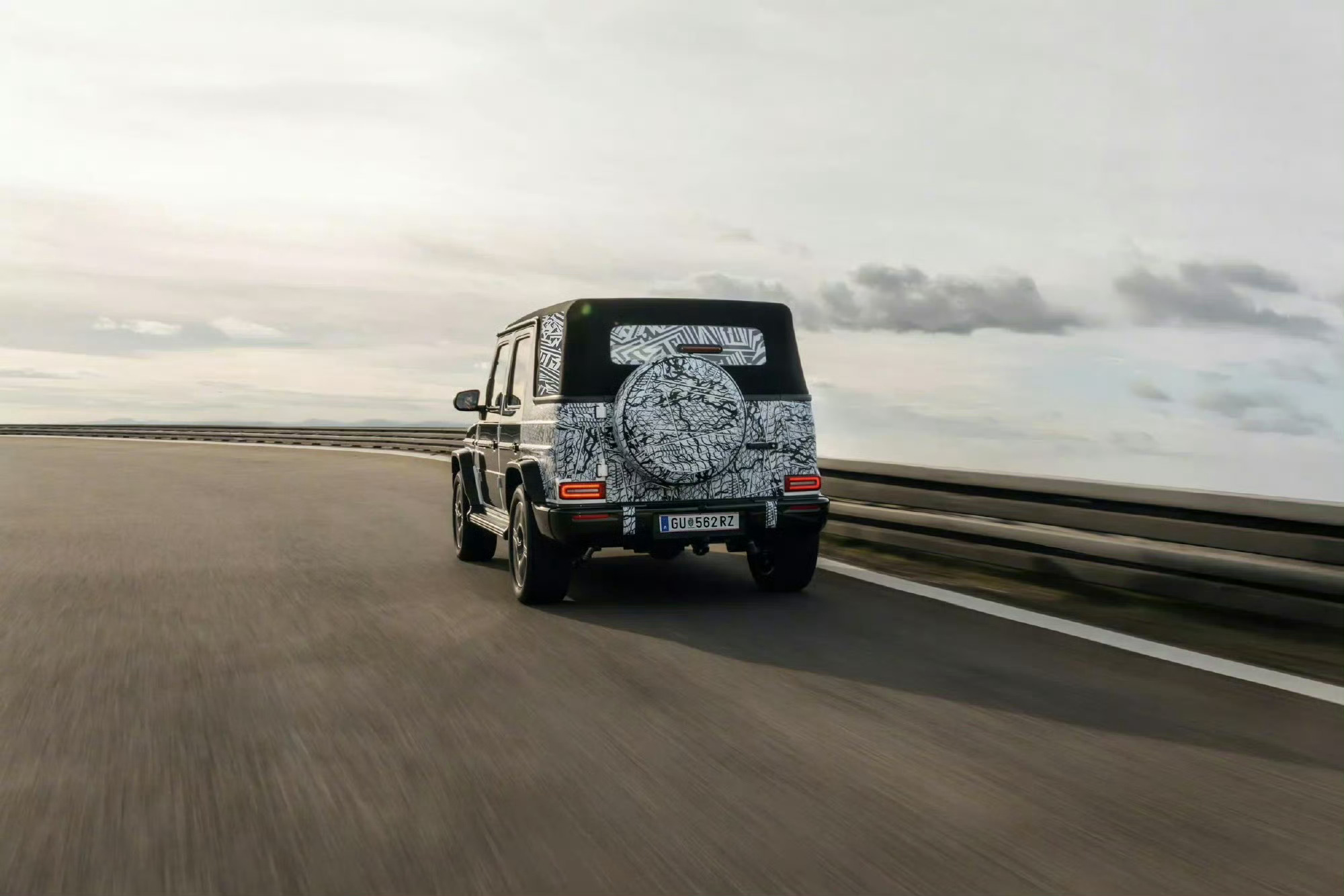 大G软顶敞篷版开始路试了，喜欢，以后会不会有双门软顶大G