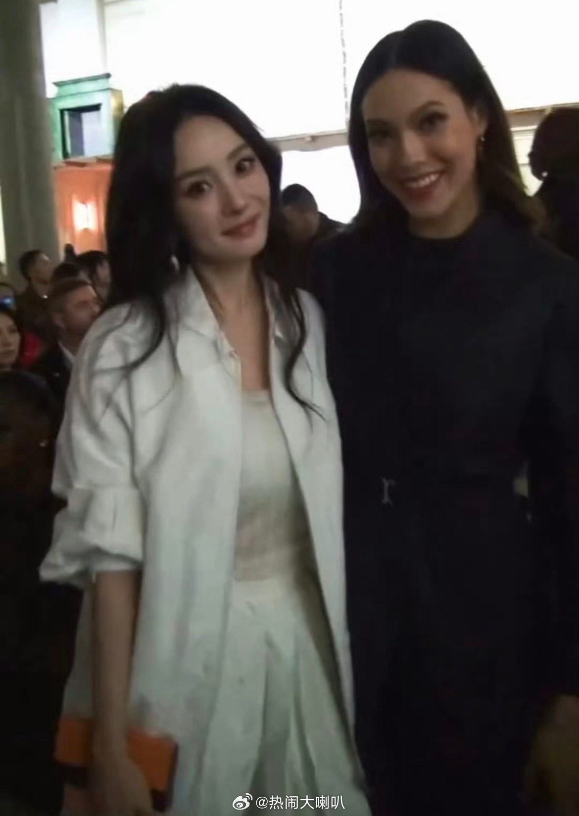 杨幂谷爱凌合照 好娇啊小幂有没有眼力劲？我大冥冥一点都不小好吗？