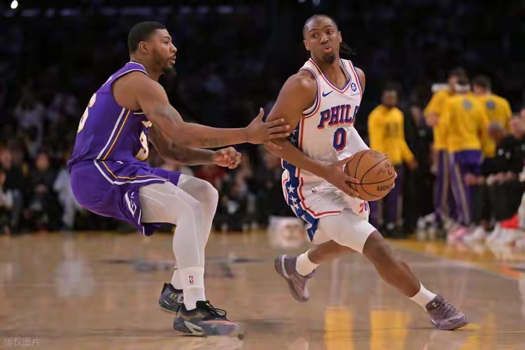 nba 东契奇伤退詹姆斯陷低迷 里夫斯35分湖人终结76人5连胜湖人战胜76人 