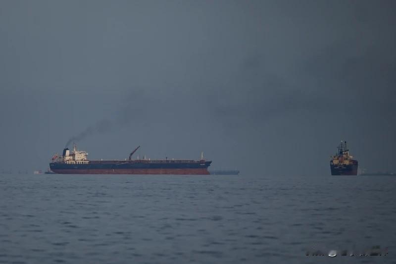 【伊朗国防部发言人发表强硬声明：任何第三方干预霍尔木兹都将导致局势升级】
德黑兰