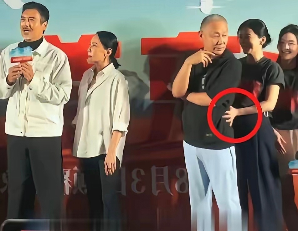 这女的是谁？他们很熟吗？ 