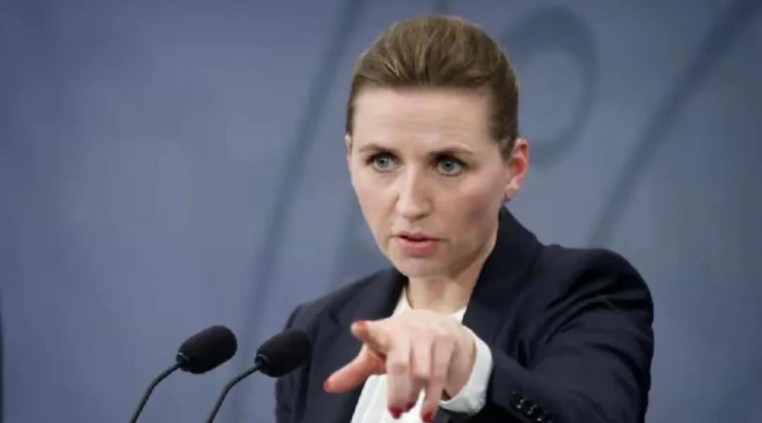 丹麦首相弗雷泽里克森这是要放弃格陵兰岛的节奏。2月22日，丹麦政府决定今年向“乌