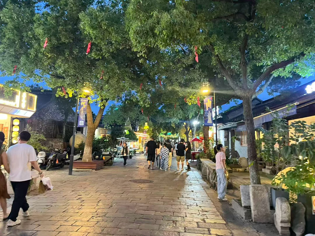 夏夜微凉，来皮市老街逛逛吃吃喝喝过夏天